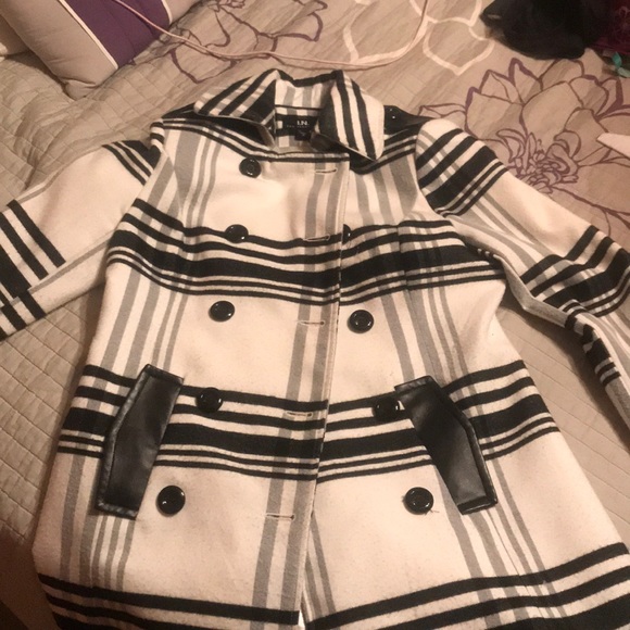 I.N. San Francisco Jackets & Blazers - I.N. San Francisco Pea Coat (comes to mid thigh)